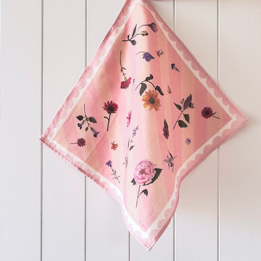 100% linen napkin perfect for mother's day, a housewarming gift and to add a luxurious feel to your kitchen table and your home