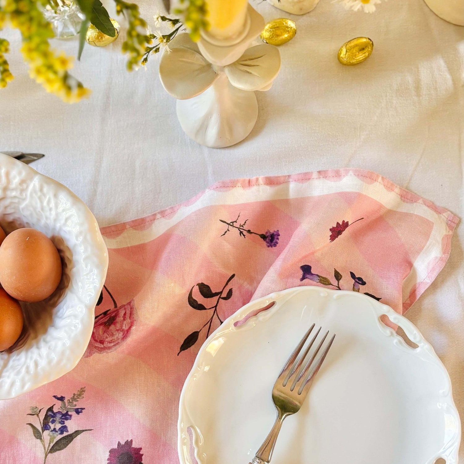 100% linen napkin perfect for mother's day, a housewarming gift and to add a luxurious feel to your kitchen table and your home