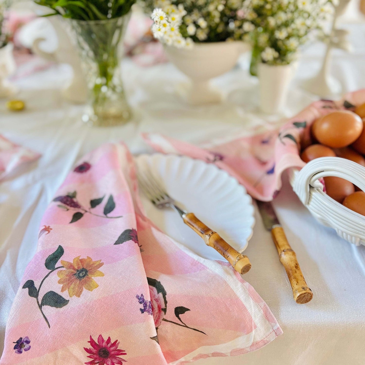 100% linen napkin perfect for mother's day, a housewarming gift and to add a luxurious feel to your kitchen table and your home