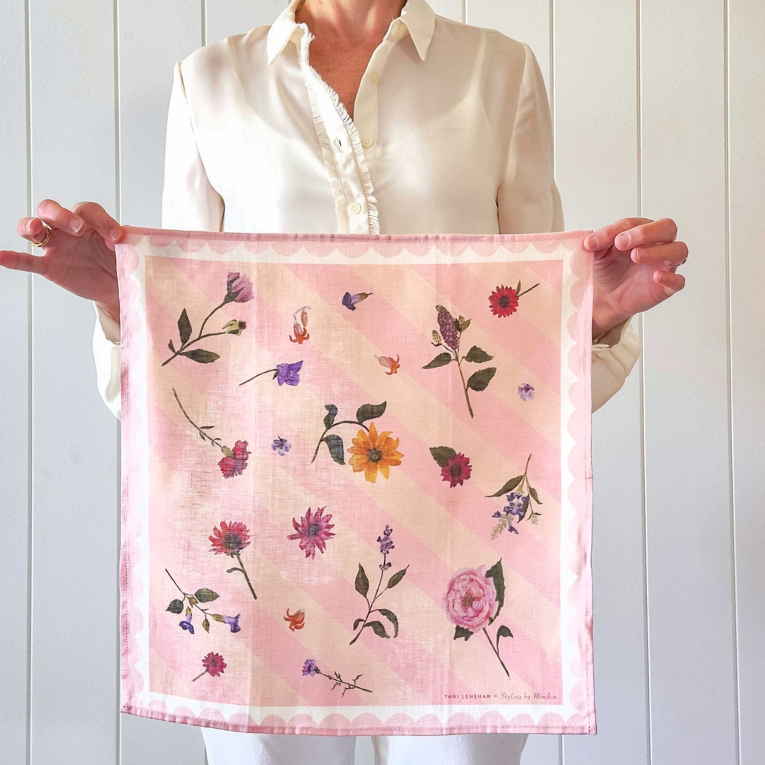 100% linen napkin perfect for mother's day, a housewarming gift and to add a luxurious feel to your kitchen table and your home